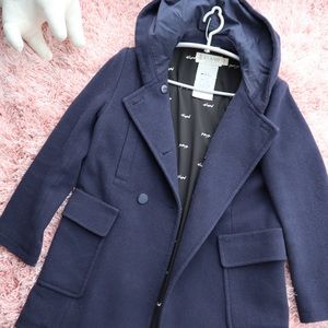 60% wool woman’s coat